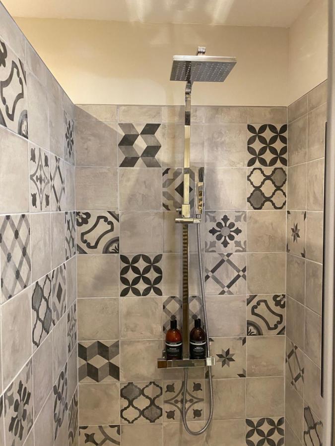Chambres D Hotes La Suite Du 12 Brie  ภายนอก รูปภาพ